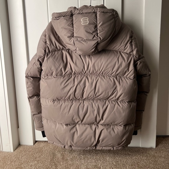 The Super Puff - Aritzia - Size Small in perfect condition - Picture 2 of 6